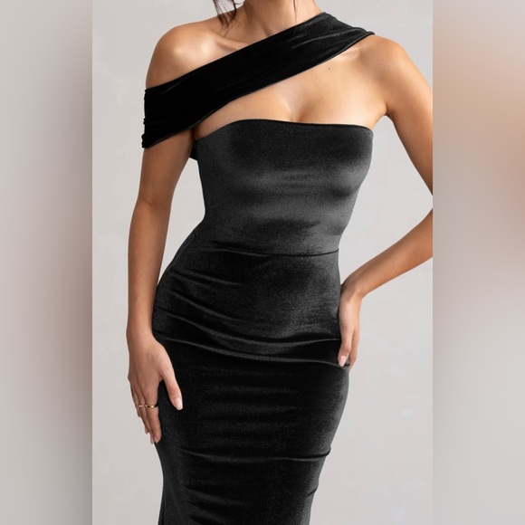 Black Velvet Asymmetrical Dress - Picture 3 of 8